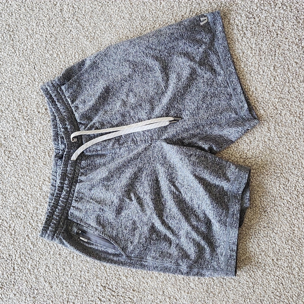 Vuori Men's The Rise. The shine shorts M